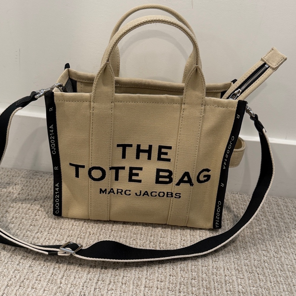 BRAND NEW Marc Jacobs Medium Tan Canvas Tote Bag